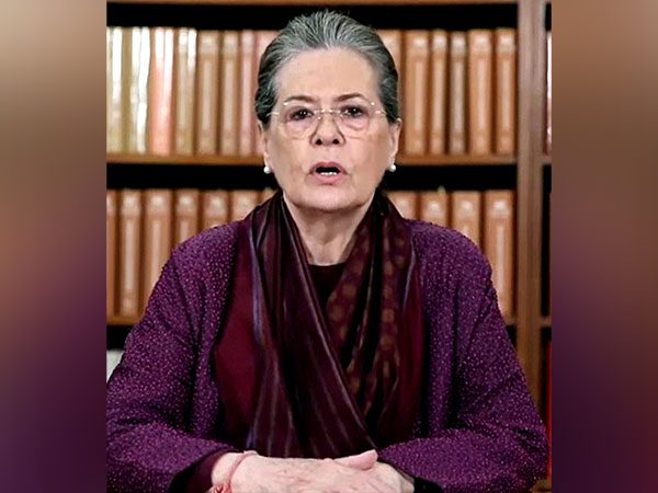 Priyanka Gandhi का बड़ा खुलासा, कहा- मां को राजनीति नहीं थी पसंद
