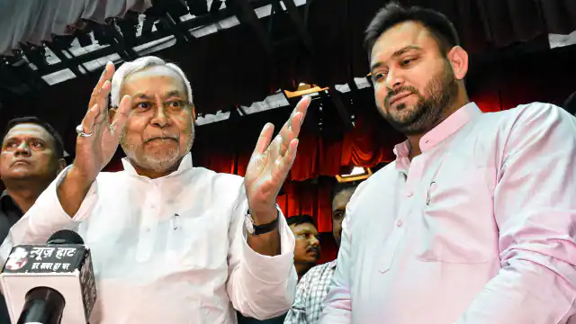 तेजस्वी के प्रमोट करने के पीछे नीतीश की मंशा का सच, लालू परिवार से अभी भी दल का रिश्ता, दिल का नहीं!