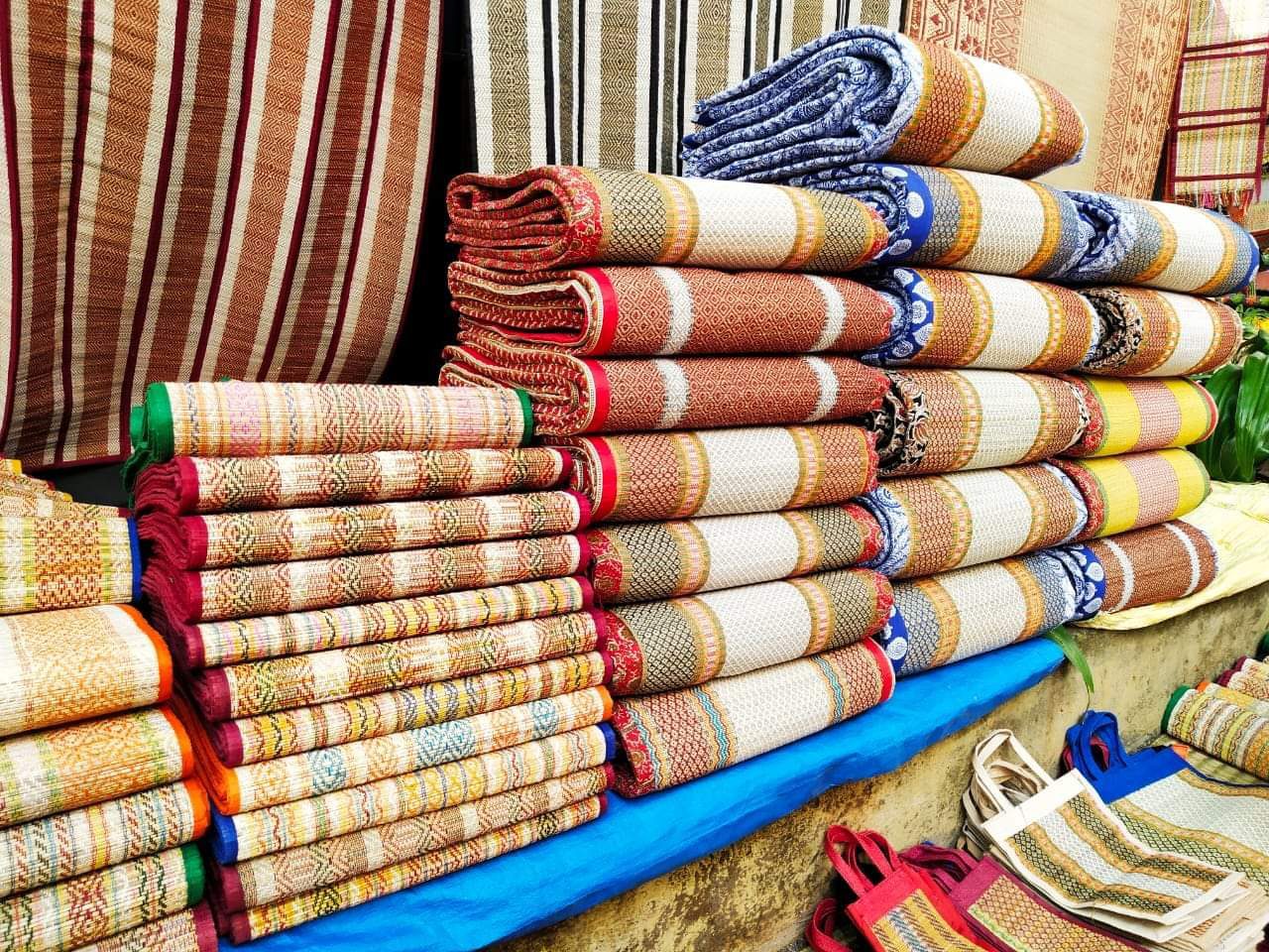 Khadi India, एक दिन में हुई 1.34 करोड़ के खादी वस्त्रों की बिक्री