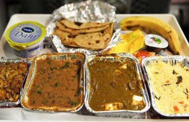 Indian Railway देगा सफर के दौरान Free Food, करना होगा ये काम