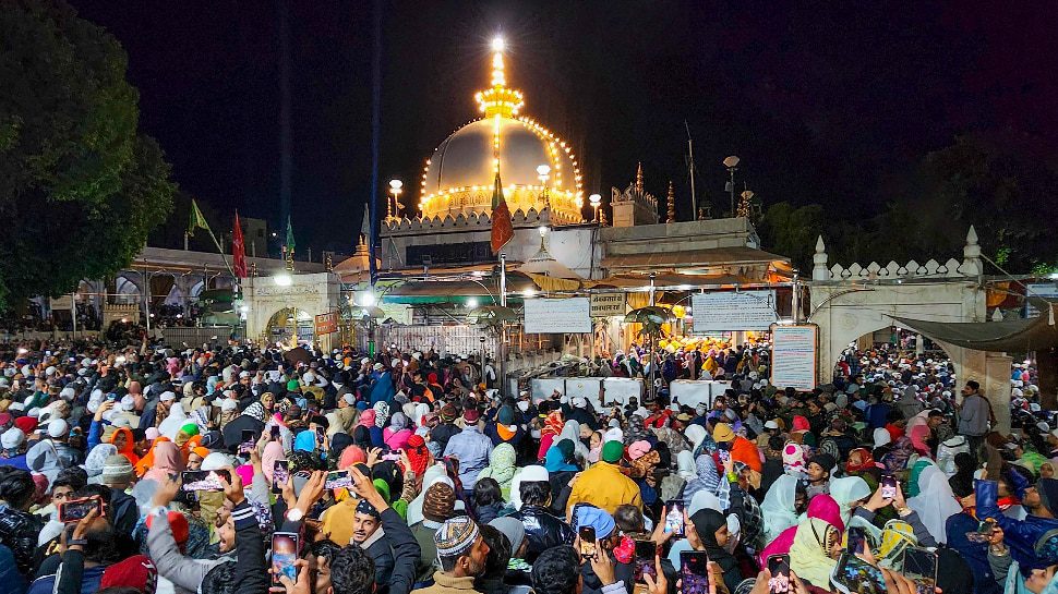 Ajmer Sharif Dargah के अंदर मारपीट, विवादित नारेबाजी के बाद आपस में भिड़े जायरीन और खादिम