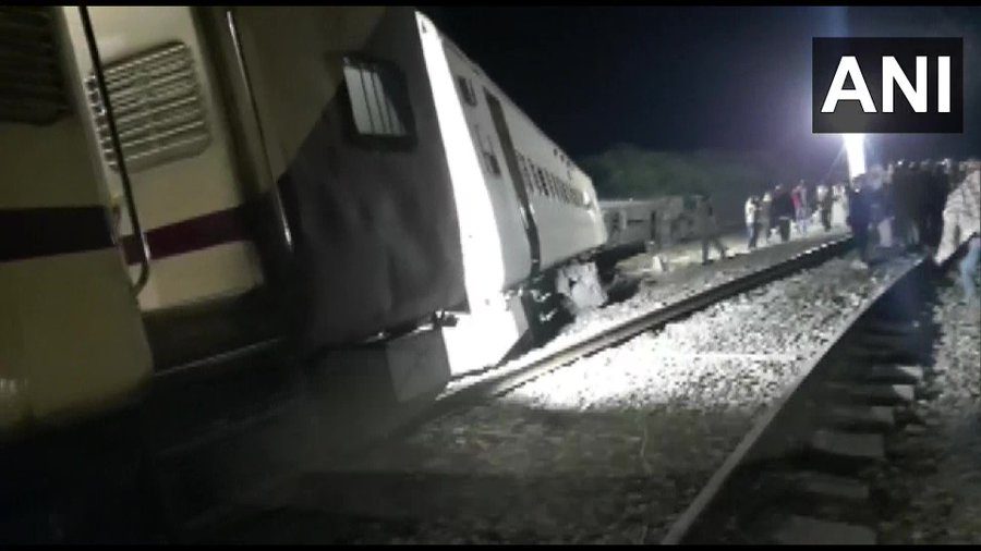 Mumbai-Jodhpur Train Derails, जोधपुर सूर्यनगरी एक्सप्रेस के 11 डिब्बे पटरी से उतरे, 26 घायल