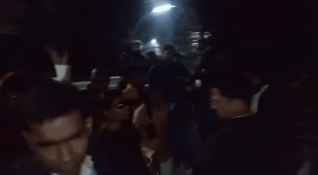 BHU, दृष्टिबाधित छात्रों ने किया VC आवास के बाहर प्रदर्शन