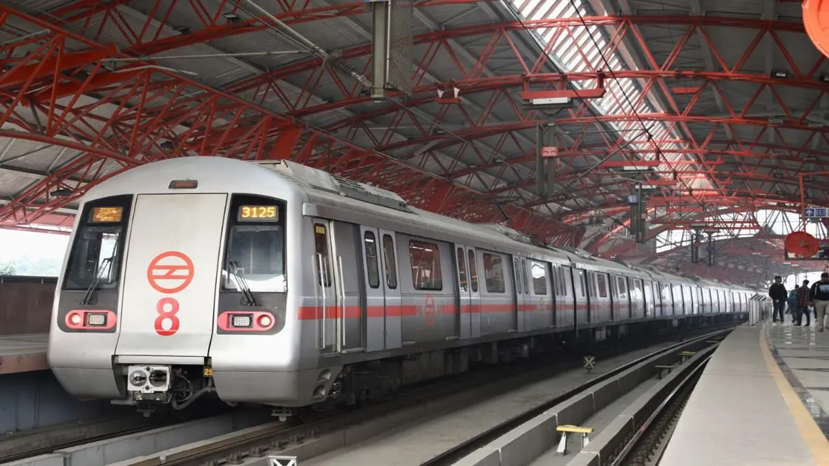 Budget में कई शहरों में Metro के लिए हुई धनवर्षा, लखनऊ मेट्रो फिर सूखे में