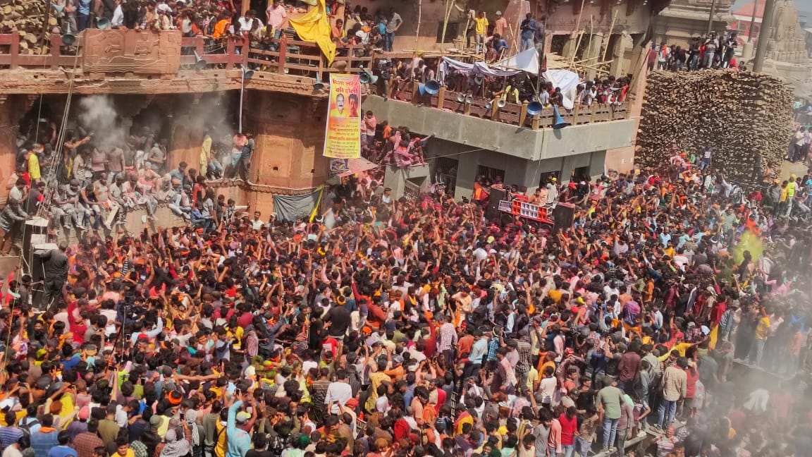 Manikarnika Masan Holi