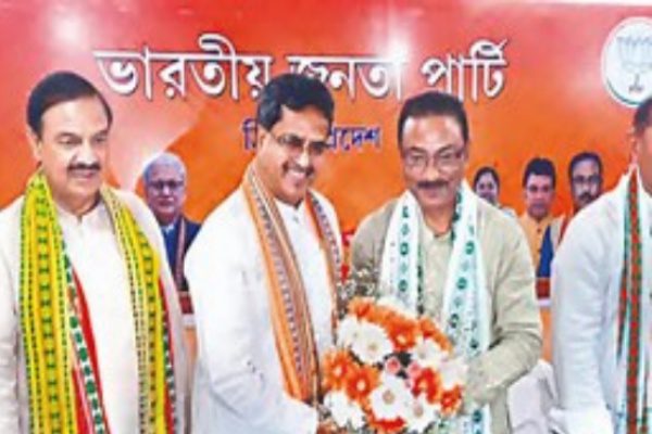 लगातार दूसरी बार त्रिपुरा के CM बने माणिक साहा, PM मोदी की मौजूदगी में ली शपथ
