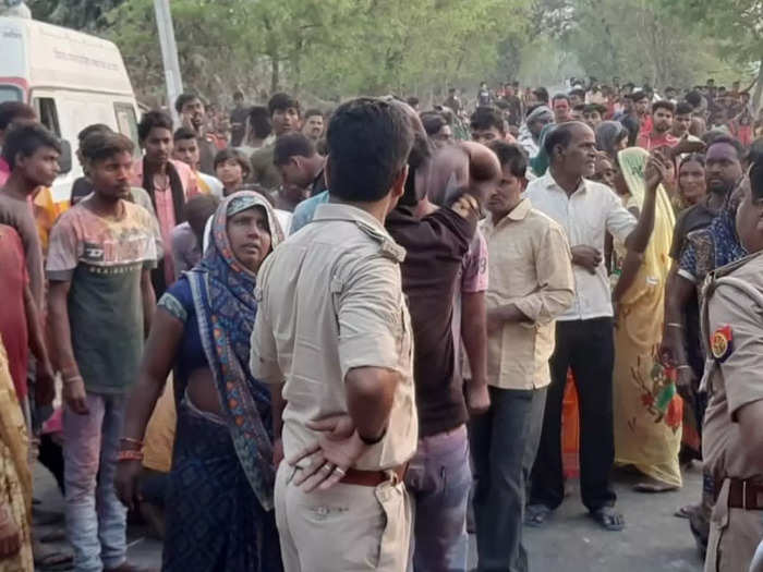 बीजेपी सांसद दिनेश लाल यादव ‘निरहुआ’ के घर होली खेलने को लेकर मारपीट, जानें मामला