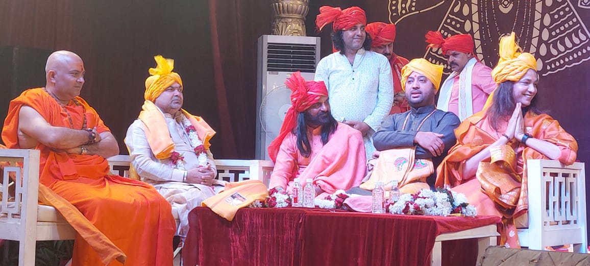 Varanasi Bhagwat Katha: सनातन धर्म को समझने-सीखने का सरल मार्ग, नारद का भक्ति सूत्र अनूठी धरोहर