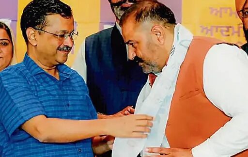 AAP सुप्रीमो अरविंद केजरीवाल ने सुशील रिंकू को पार्टी में शामिल किया