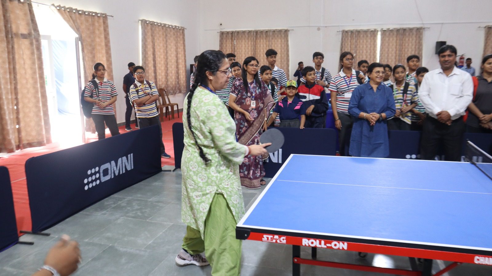 Sarnath Table Tennis: इंटर स्कूल और कॉलेज टेबल टेनिस टूर्नामेंट में गर्ल्स टीम का शानदार प्रदर्शन