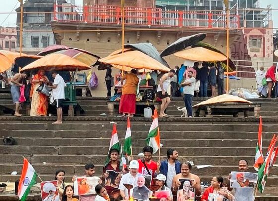 On the completion of nine years of Modi government, Ganga Aarti sought blessings