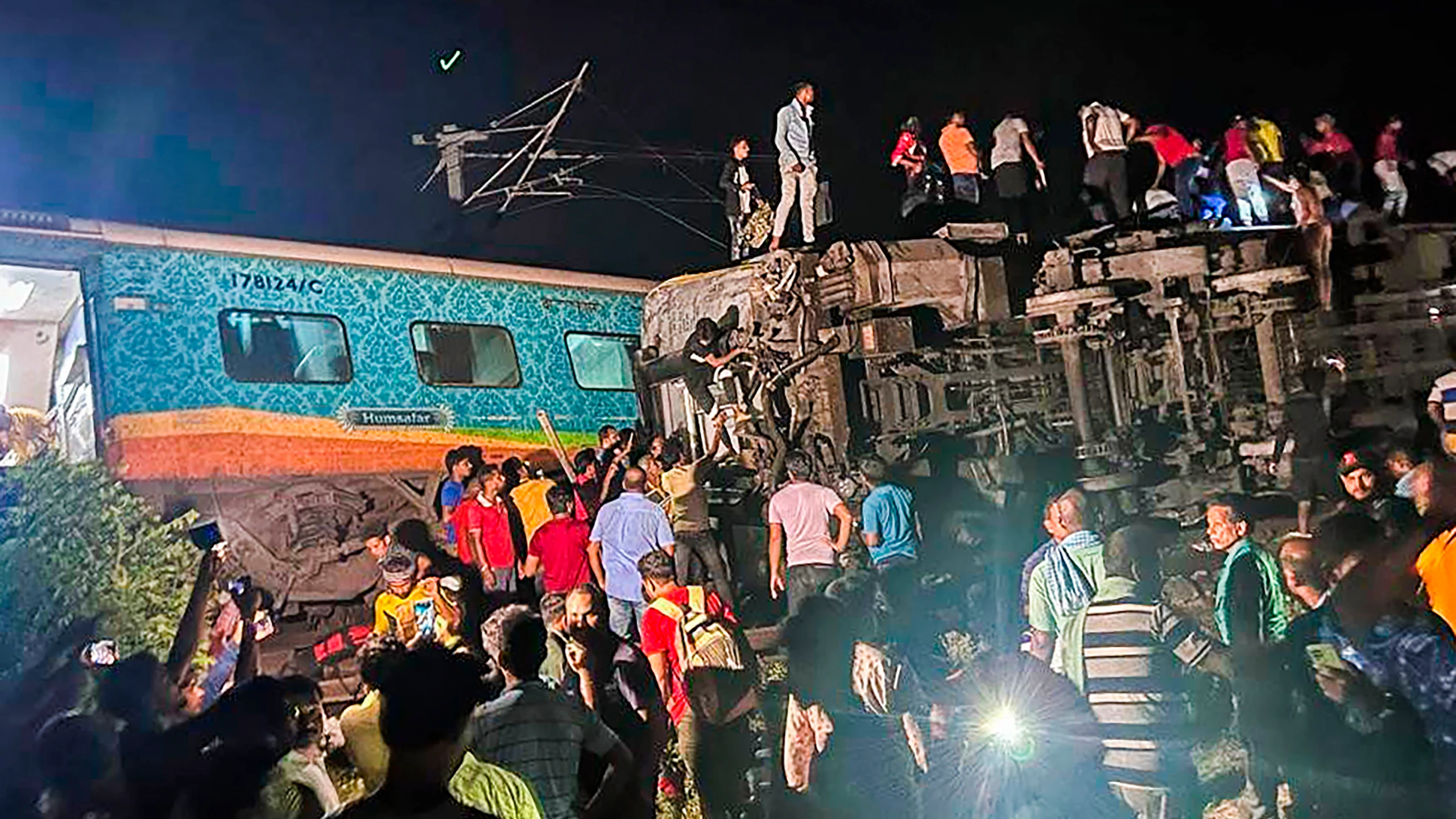 Train derailed : ओडिशा के बालासोर में ट्रेन हादसा, 207 लोगों की मौत