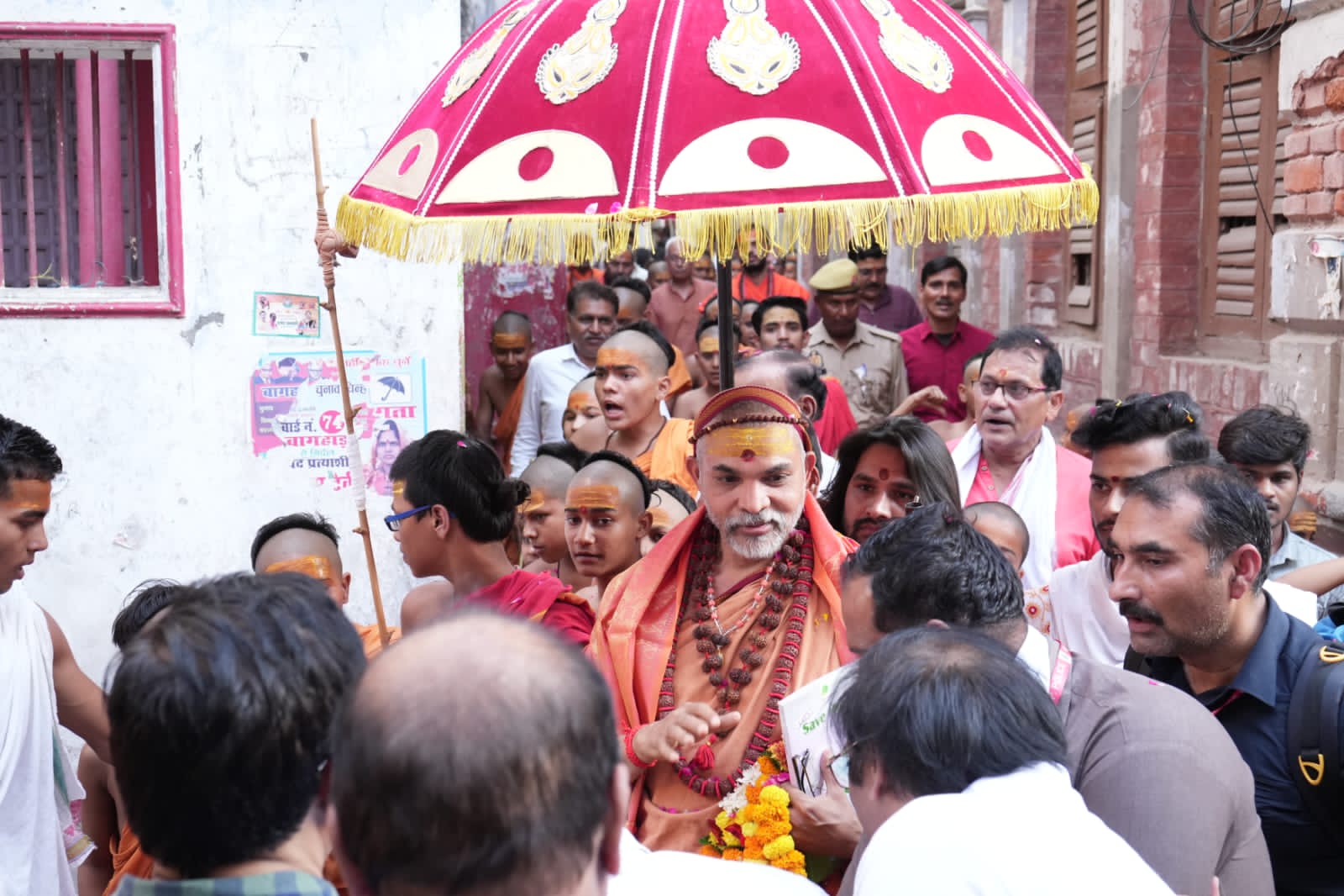 Varanasi पहुंचे शंकराचार्य महाराज, कहा- काशी सम्पूर्ण विश्व का मार्गदर्शन करती है