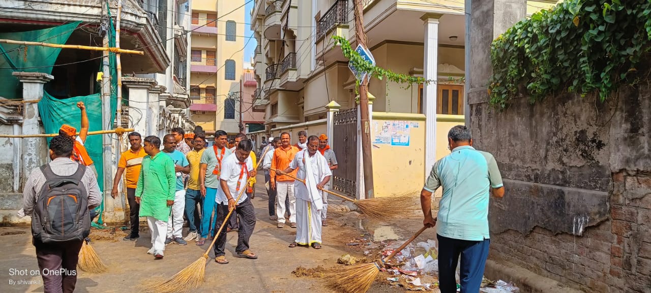 Varanasi, दक्षिणी विधानसभा के 24 वार्डों में नौ दिवसीय स्वच्छता अभियान की शुरुआत