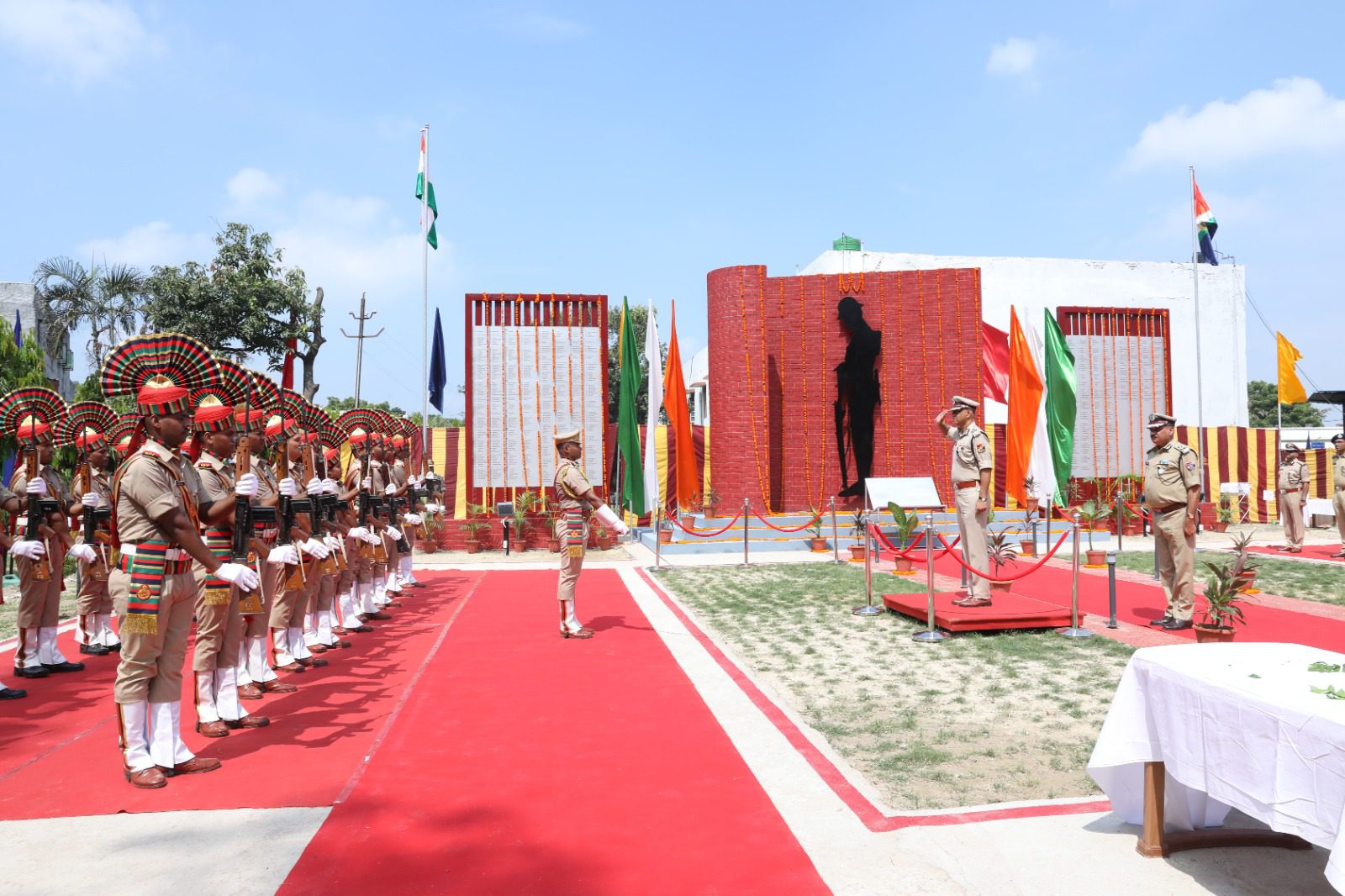 राष्ट्रीय RPF शहीद स्मारक वीर शहीदों का गौरव और सम्मान- आरपीएफ महानिदेशक