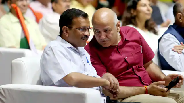 शराब घोटाले में Manish Sisodia समेत आरोपियों ने बदले फोन, मिटा दिए सबूत; ईडी का आरोप