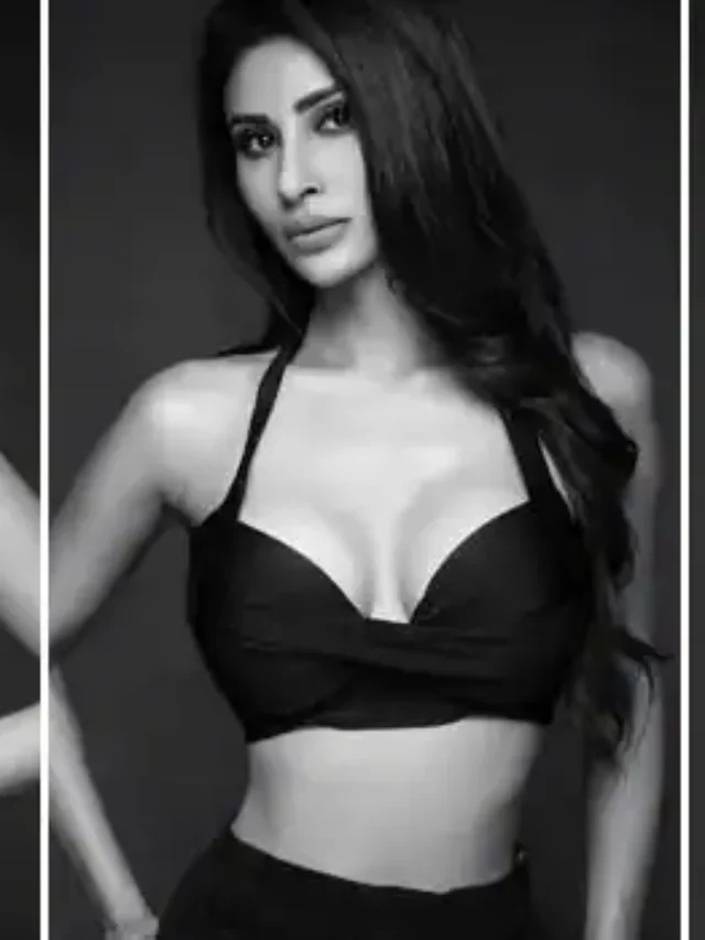 ब्लैक ब्रालेट में बंगाली ब्यूटी मौनी रॉय ने बढ़ाया इंटरनेट का पारा, देखें हॉट अवतार
